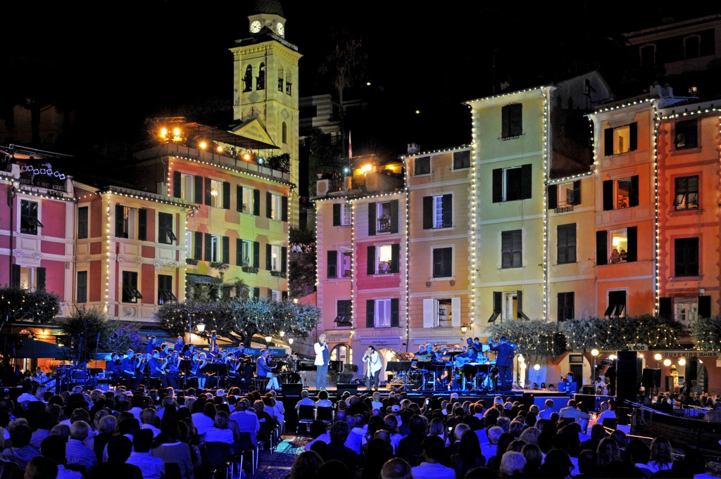 Выступление Андреа Бочелли в Портофино.jpg