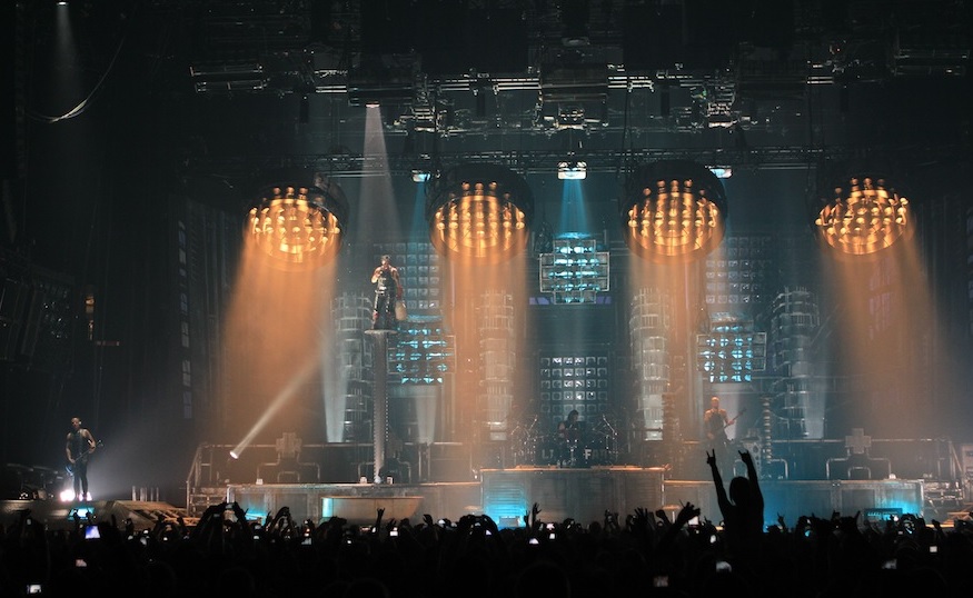 Эпизод из концерта Rammstein 2011.jpg