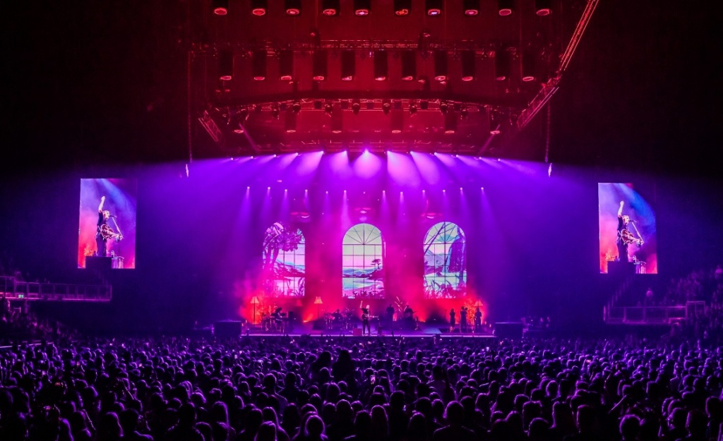George Ezra — Arena Tour 2019.jpg
