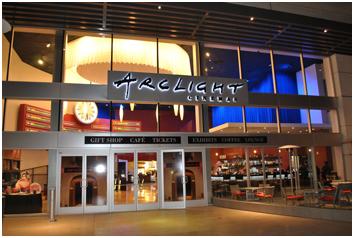 Кинотеатр ArcLight в Южной Калифорнии оборудован системой озвучивания Dolby Atmos.JPG